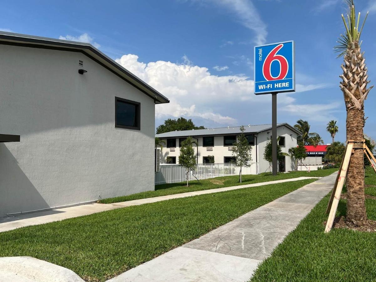 Motel 6-Fort Lauderdale, Fl Exteriér fotografie